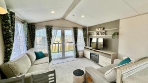 Pure Living -West Sands, Quiet Grassy retreat Seal Bay