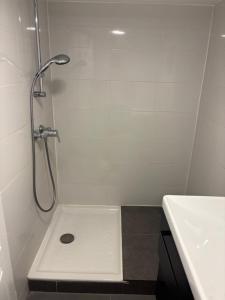 Appartements F2 spacieux a 15mn de PARIS : photos des chambres