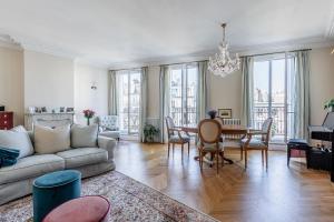 Luxury Apartment-Faubourg Saint Honore close to Arc de Triomphe & Parc Monceau