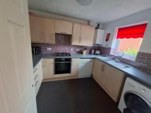 Modern & comfortable 3 bed house