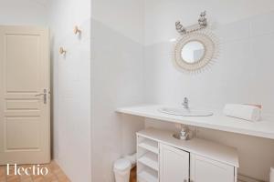 Maison Alena Lourmarin Main Square