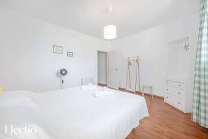 Maison Alena Lourmarin Main Square