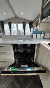 Pure Living -West Sands, Quiet Grassy retreat Seal Bay