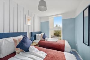 Stylish Sleek Central Abode - Sleeps 6