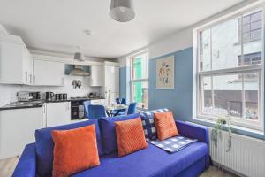Stylish Sleek Central Abode - Sleeps 6