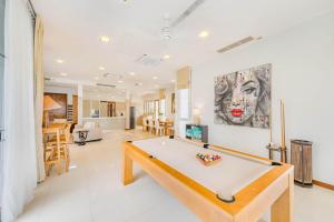 Spacious 6-Bedroom Pool Villa in Laguna