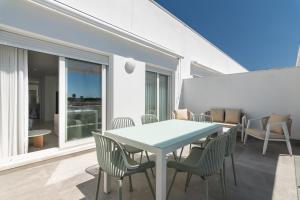 Apartamentos Puerto - Centro Ayamonte AEHP22DP77 - 4-star hotels in Ayamonte