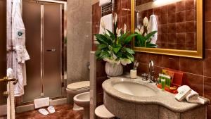 Twin Room room in Hotel Lombardia