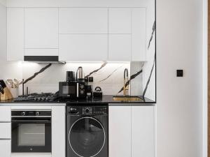 Daniels Studio with Private Jacuzzi & Canal View