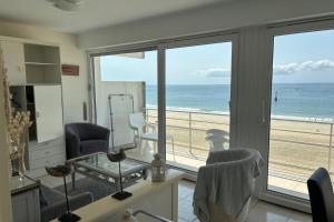 Appartements Apartment facing the large beach : photos des chambres