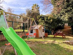Appartements T2 independant en Rez-de-Villa avec parking, barbecue & aire de jeux pour enfants : photos des chambres