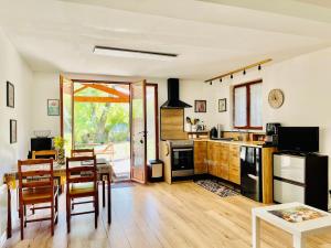 T2 indépendant en Rez-de-Villa avec parking, barbecue & aire de jeux pour enfants