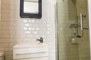 Pretty cosy pearl close to the sea