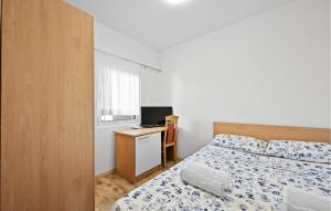 Gorgeous Apartment In Zaboric-Brodarica With Wifi