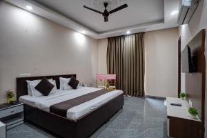 wedlock the boutique hotel - Near medanta hospital