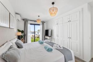 Villa Azur by Aura Villas