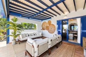 Villa Azur by Aura Villas