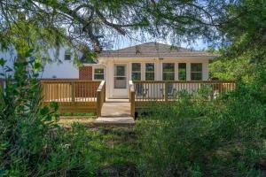 CYPRESS COVE cottage