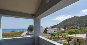 Fanis Komi Apartments