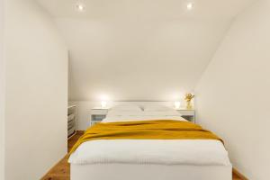 Lux House Natura with Sauna, Hot & Cold Tub