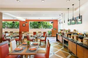 The Avenue Center Hotel