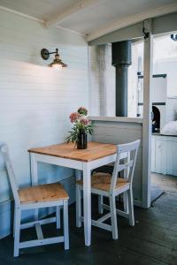 Little Vineyard Caboose