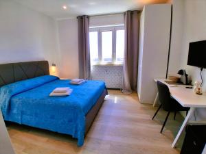 Virgy White rooms