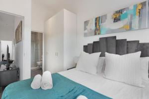 Atlantic Port 9 by Host Agents