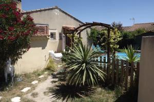 Maisons de vacances House 3p with private pool in Avignon : Maison de Vacances