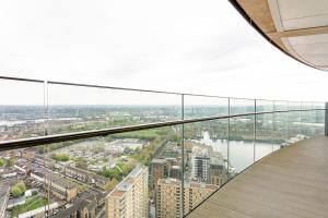 Ultra Lux Thames View Huge balcony condo with lift