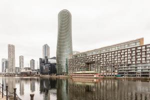 Ultra Lux Thames View Huge balcony condo with lift