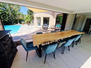 Villas Villa familiale de Collonges : photos des chambres