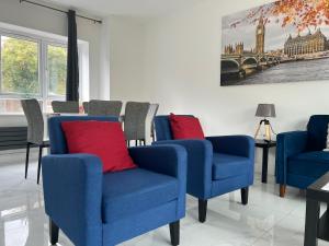 New Build-Free Parking-EV charging-3 Bedrooms-3 showers