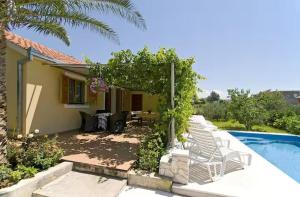 Eden Holiday House with private Pool and Vineyard