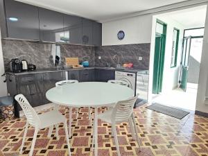 Villa Rodrigues 2 by Rentallido