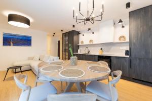 Luxury Sun Garden by Belmont Realty