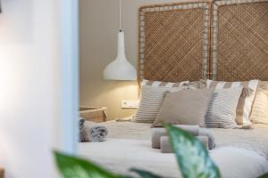 Barcelona Central Charm with Mediterranean Vibes