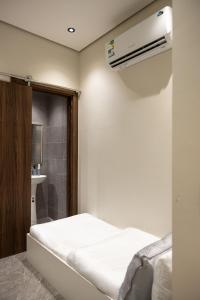 Three BR Luxurious & Spacious Flat in Almadinah