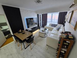 Apartmani Komatina Đenovići 3 LUX