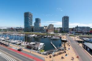 Luxury apartment with Marina view and free parking