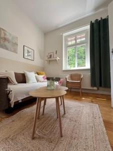 Weranda Śnieżka klimatyczne mieszkanie z widokiem na Śnieżkę 10 minut do wyciągów i Świątyni Wang, parking w cenie