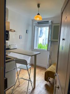 Studette équipée de 9m2 dans le 10ème