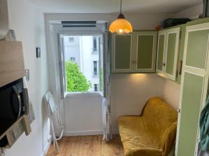 Studette équipée de 9m2 dans le 10ème