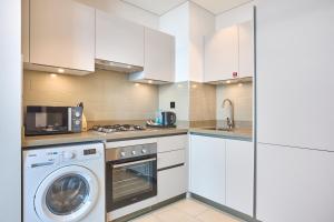 STAY BY LATINEM Luxury 1BR Holiday Home CVR A1814 near Burj Khalifa