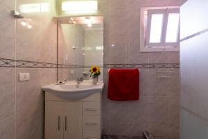 Tranquil Studio Apartment Communal Heated Pool