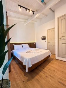 Elos Guest House