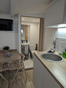 Studio calme & climatisé - Quartier du Vieux-Nice animé proche plages & restos