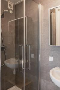 Vrolijk chalet met hottub & omheinde tuin VP094