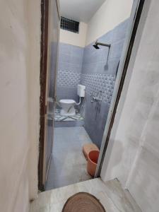 Shiv kripa guest house 200 Metres from Kashi Vishwanath Temple