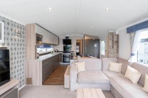 Vacant Nests The Roxburgh Seton Sands